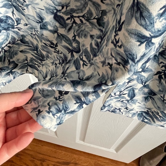 Abercrombie and Fitch Blue and White Citrus Dress - Size XL - Picture 3 of 7